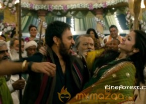 MATRU KI BIJLEE KA MANDOLA MOVIE GALLERY photo 6