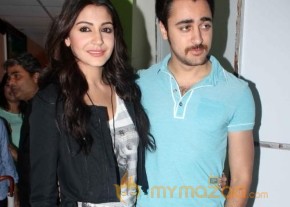 MATRU KI BIJLEE KA MANDOLA MOVIE PICS photo 4