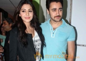 MATRU KI BIJLEE KA MANDOLA MOVIE PICS photo 28