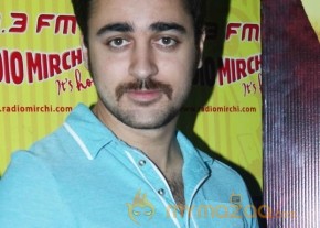 MATRU KI BIJLEE KA MANDOLA MOVIE PICS photo 30
