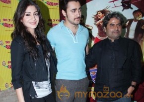 MATRU KI BIJLEE KA MANDOLA MOVIE PICS photo 12