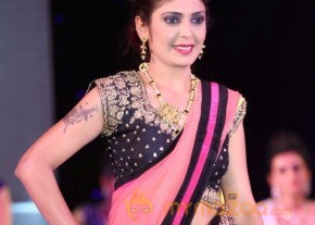 Miss n Mrs India Gujarati Fashion Show Photos photo 45
