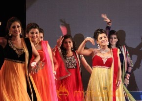 Miss n Mrs India Gujarati Fashion Show Photos02 photo 89