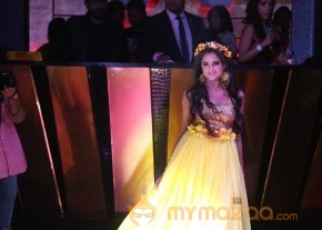 Models and Celebrities at The Pink Affair Fashion Show Photos photo 75
