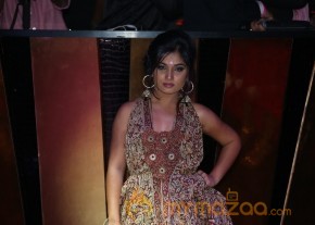 Models and Celebrities at The Pink Affair Fashion Show Photos photo 6