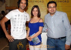 Nauheed Cyrus Sonia Mehr at Ahmed Faiyaz book photo 6