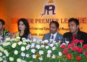 Neil Nitin Mukesh-Ameesha Patel at JPL Season-2 Launch  photo 13
