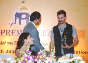 Neil Nitin Mukesh-Ameesha Patel at JPL Season-2 Launch  photo 11