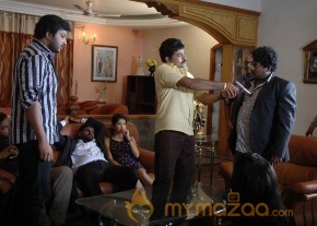 Pakdo Pakdo Movie Gallery photo 9
