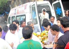Priyanka Chopra Father Funeral Photos photo 39