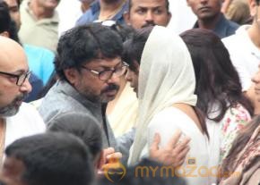 Priyanka Chopra Father Funeral Photos photo 3
