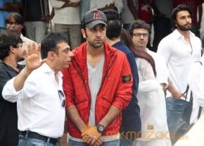 Priyanka Chopra Father Funeral Photos photo 40