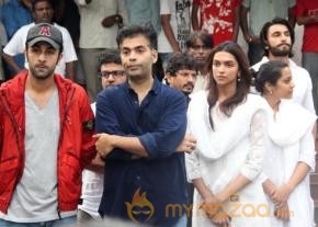 Priyanka Chopra Father Funeral Photos photo 15