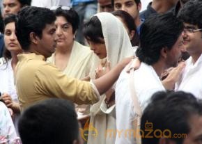 Priyanka Chopra Father Funeral Photos photo 51
