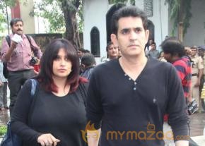 Priyanka Chopra Father Funeral Photos photo 41