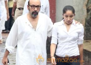 Priyanka Chopra Father Funeral Photos photo 12