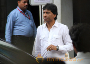Priyanka Chopra's Father's Condolence Meet Gallery 