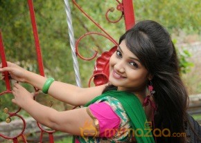 Priyanka Glam pics at Nuvve Kavali shooting photo 29