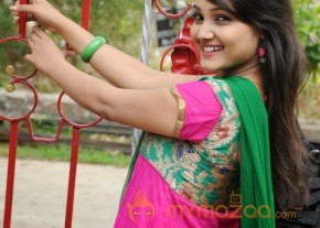 Priyanka Glam pics at Nuvve Kavali shooting