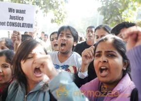 Protests against Delhi gang rape: Photos photo 36