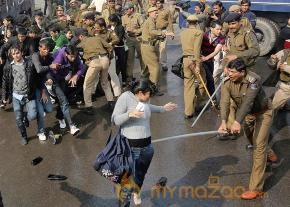 Protests against Delhi gang rape: Photos photo 30