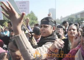 Protests against Delhi gang rape: Photos photo 25