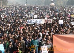 Protests against Delhi gang rape: Photos photo 26