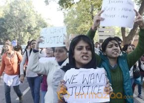Protests against Delhi gang rape: Photos photo 20