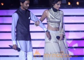 Raanjhana Team Promotion At Jhalak Dikhla Jaa  photo 22