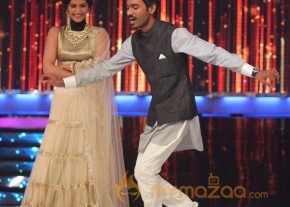 Raanjhana Team Promotion At Jhalak Dikhla Jaa  photo 49
