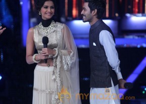 Raanjhana Team Promotion At Jhalak Dikhla Jaa  photo 26