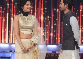 Raanjhana Team Promotion At Jhalak Dikhla Jaa  photo 34