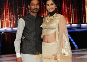 Raanjhana Team Promotion At Jhalak Dikhla Jaa  photo 9