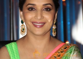 Raanjhana Team Promotion At Jhalak Dikhla Jaa  photo 11