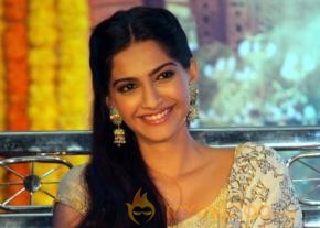 Raanjhanaa Movie Team Press Meet  photo 34