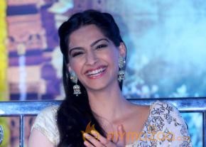 Raanjhanaa Movie Team Press Meet  photo 8