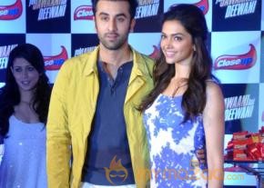 Ranbir & Deepika Launch Close Up Dental Care Products photo 44