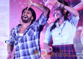 Ranveer, Deepika Ram Leela Promote Photos photo 2