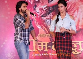 Ranveer, Deepika Ram Leela Promote Photos photo 7