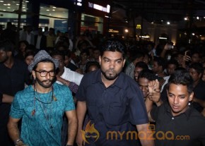 Ranveer Singh and Sonakshi Sinha  LOOTERA photos photo 16