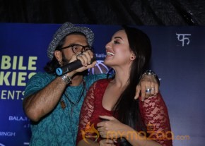 Ranveer Singh and Sonakshi Sinha  LOOTERA photos photo 7