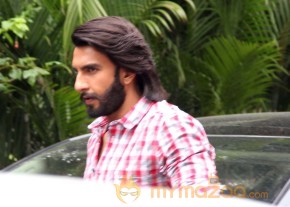 Ranveer Singh Promoting Lootera Movie 