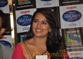 Ranveer Singh & Sonakshi Sinha Latest Photos photo 4