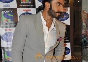 Ranveer Singh & Sonakshi Sinha Latest Photos photo 17