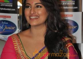 Ranveer Singh & Sonakshi Sinha Latest Photos photo 7