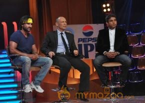 Saif Ali khan At Extra Innings T20 IPL 2013  photo 24
