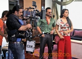 Saif Ali Khan Bullett Raja Movie Photos photo 8