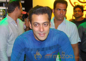 Salman at gold gym - Gallery  photo 11