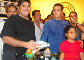 Salman at gold gym - Gallery  photo 3