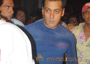 Salman at gold gym - Gallery  photo 16